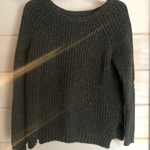 AMERICAN EAGLE SWEATER